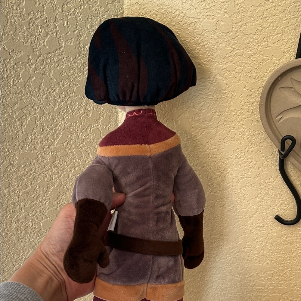 Cassandra Plush doll from Disney Tangled the series - Picture 4 of 6